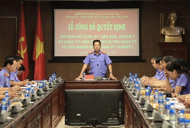 Đồng chí Nguyễn Quang Thành, Viện trưởng Viện kiểm sát 
nhân dân cấp cao tại Hà Nội tham gia Ban Chấp hành Đảng bộ Viện kiểm sát nhân dân tối cao nhiệm kỳ 2015 – 2020
